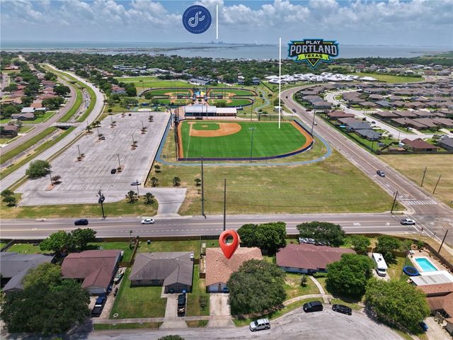 1809 Baffin Dr, Portland, TX 78374