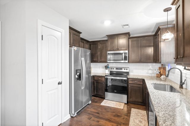 776 Tidwell Dr, Clarksville, TN 37042