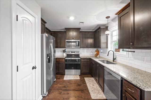 776 Tidwell Dr, Clarksville, TN 37042