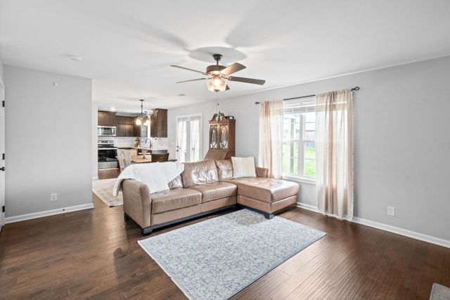 776 Tidwell Dr, Clarksville, TN 37042
