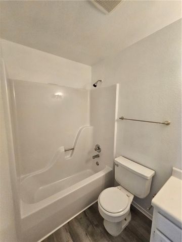 2324 Roselawn Street, Rogers, AR 72756