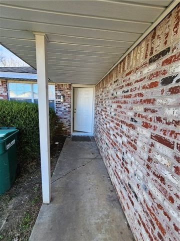 2324 Roselawn Street, Rogers, AR 72756