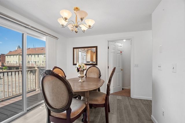 70 Austin St 16, Lowell, MA 01854