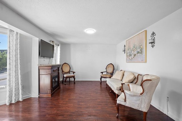 70 Austin St 16, Lowell, MA 01854