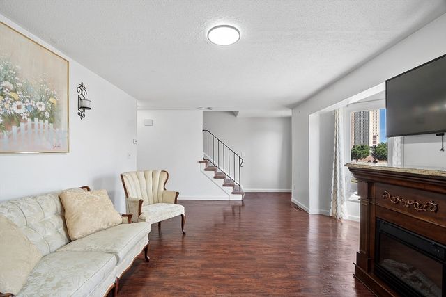 70 Austin St 16, Lowell, MA 01854