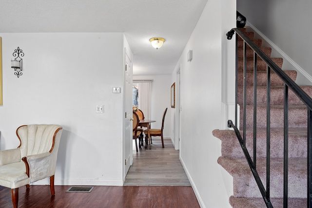 70 Austin St 16, Lowell, MA 01854