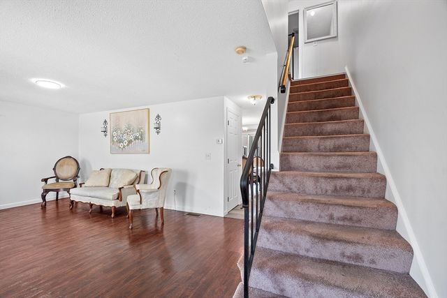 70 Austin St 16, Lowell, MA 01854