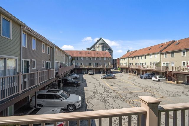 70 Austin St 16, Lowell, MA 01854