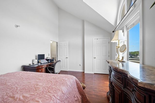 70 Austin St 16, Lowell, MA 01854