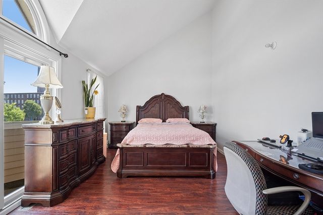 70 Austin St 16, Lowell, MA 01854