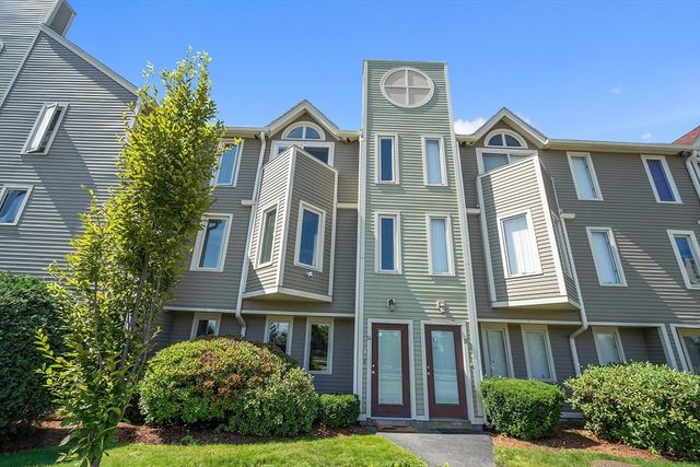 70 Austin St 16, Lowell, MA 01854
