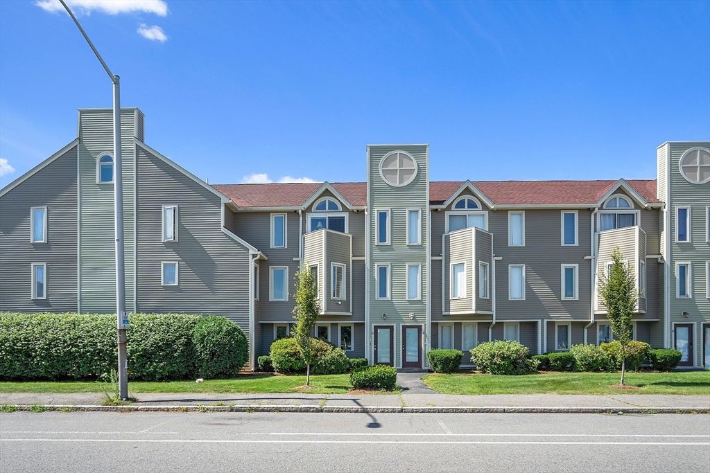 70 Austin St 16, Lowell, MA 01854