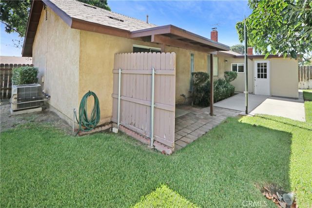 9136 Dumond Drive, Fontana, CA 92335