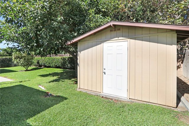 9136 Dumond Drive, Fontana, CA 92335
