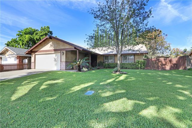 9136 Dumond Drive, Fontana, CA 92335