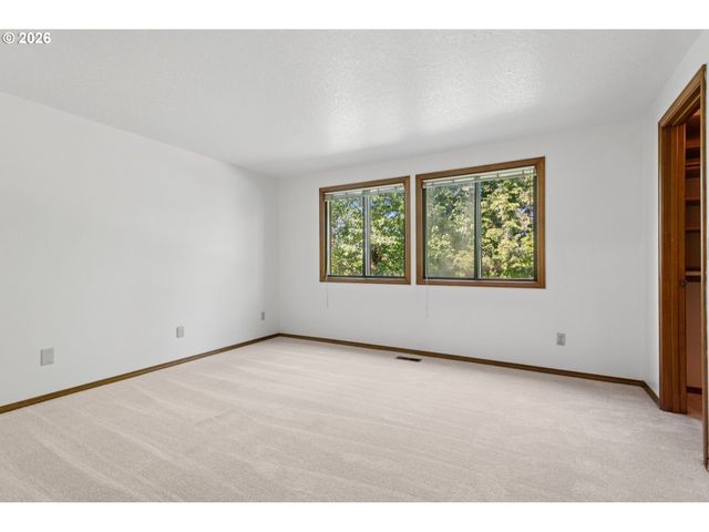 12116 Se 104TH Ct, Happy Valley, OR 97086