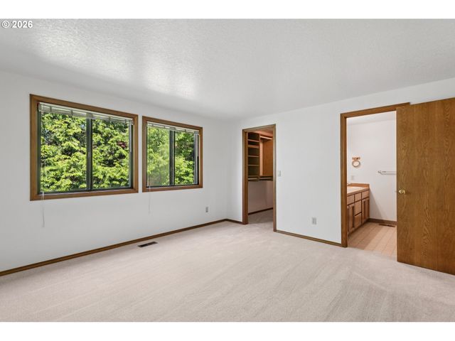 12116 Se 104TH Ct, Happy Valley, OR 97086