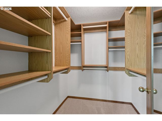 12116 Se 104TH Ct, Happy Valley, OR 97086