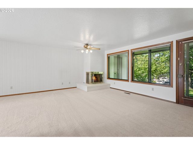 12116 Se 104TH Ct, Happy Valley, OR 97086