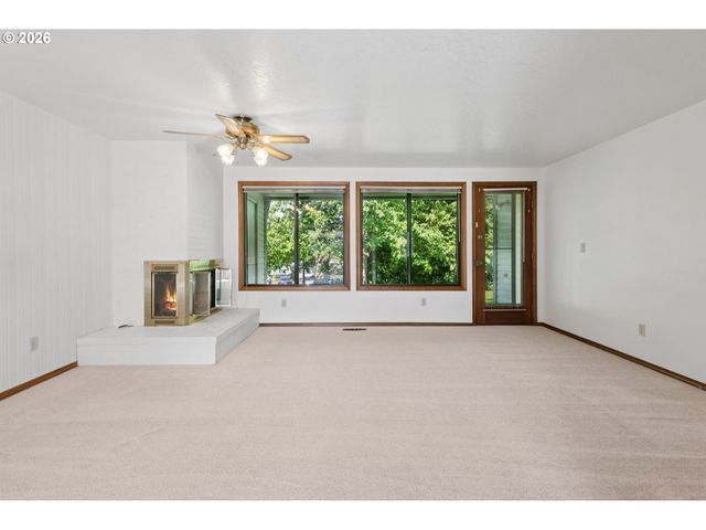 12116 Se 104TH Ct, Happy Valley, OR 97086