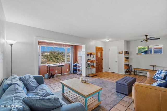 4334 E La Jolla Circle, Tucson, AZ 85711
