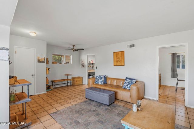 4334 E La Jolla Circle, Tucson, AZ 85711