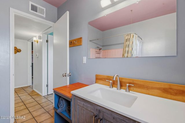 4334 E La Jolla Circle, Tucson, AZ 85711