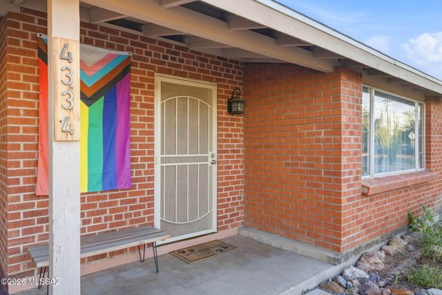 4334 E La Jolla Circle, Tucson, AZ 85711