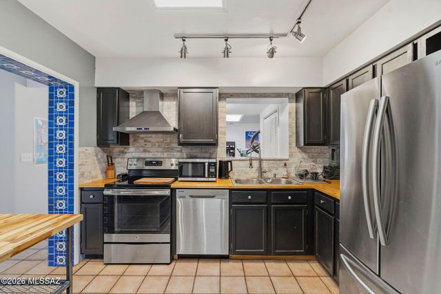4334 E La Jolla Circle, Tucson, AZ 85711