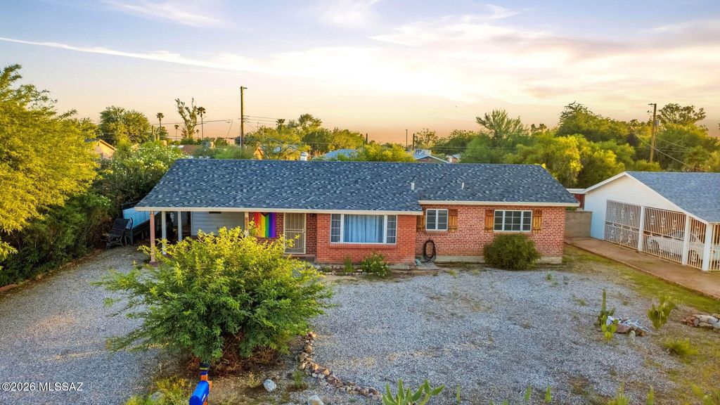 4334 E La Jolla Circle, Tucson, AZ 85711