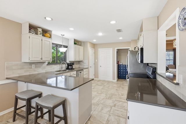 5107 Largo Drive, De Cordova, TX 76049