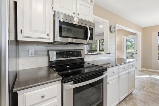 5107 Largo Drive, De Cordova, TX 76049