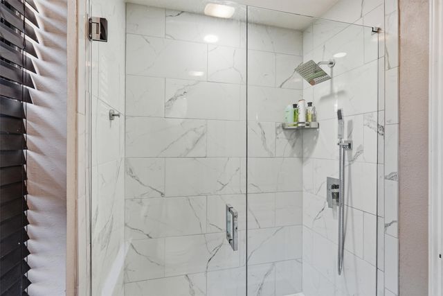 5107 Largo Drive, De Cordova, TX 76049