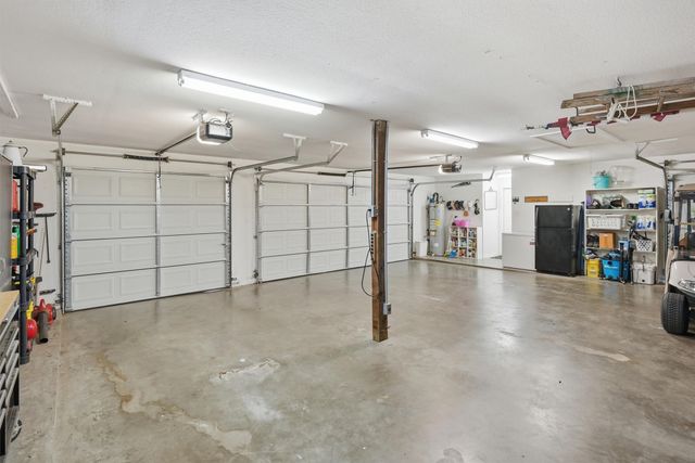 5107 Largo Drive, De Cordova, TX 76049