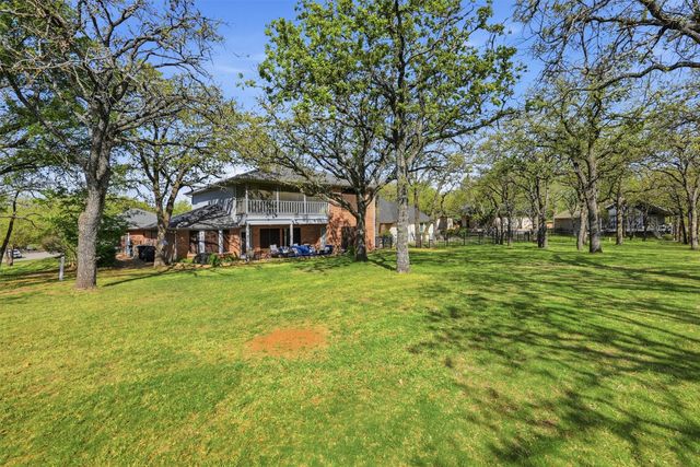 5107 Largo Drive, De Cordova, TX 76049