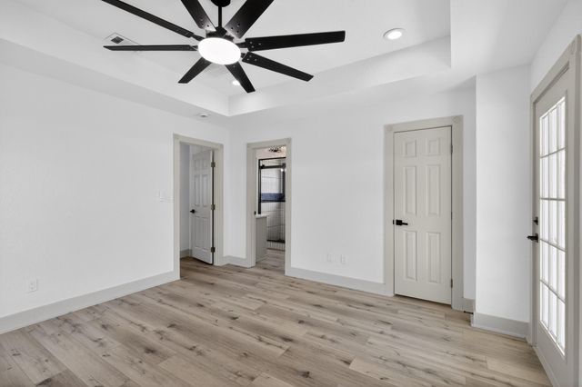 1086 S Hood Street, Alvin, TX 77511