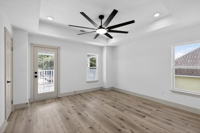 1086 S Hood Street, Alvin, TX 77511