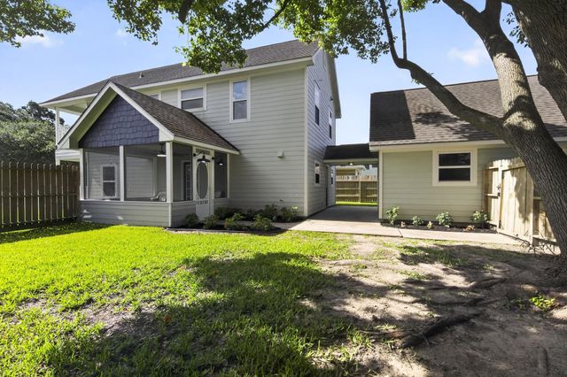 1086 S Hood Street, Alvin, TX 77511