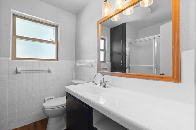 107 Hilltop Drive, Grandview, TX 76050