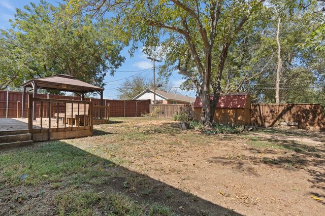 107 Hilltop Drive, Grandview, TX 76050