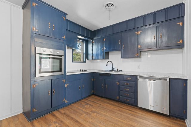 107 Hilltop Drive, Grandview, TX 76050