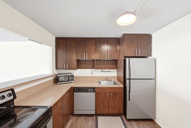 1000 Parkview Drive 1006, Hallandale Beach, FL 33009