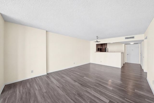 1000 Parkview Drive 1006, Hallandale Beach, FL 33009