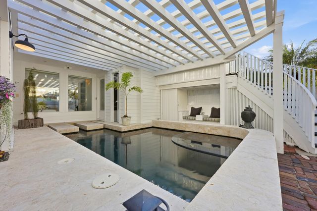 153 Washington St, St Augustine, FL 32084