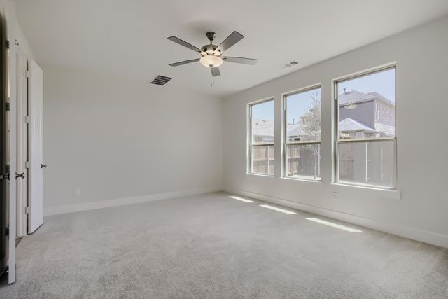 828 Stone Grove Road, Lavon, TX 75166