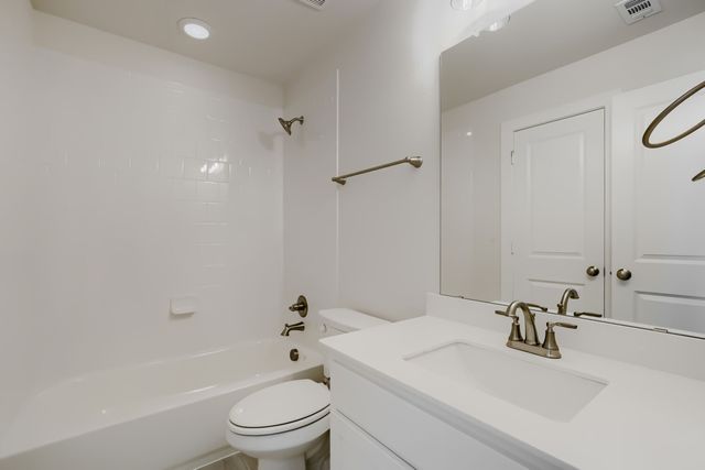828 Stone Grove Road, Lavon, TX 75166
