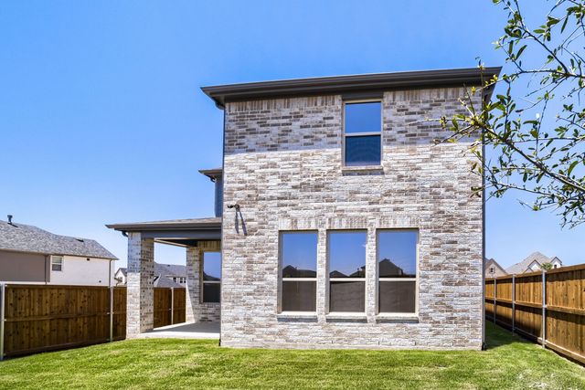 828 Stone Grove Road, Lavon, TX 75166