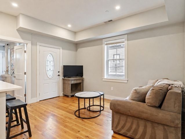 182 W 7th St 2, Boston, MA 02127