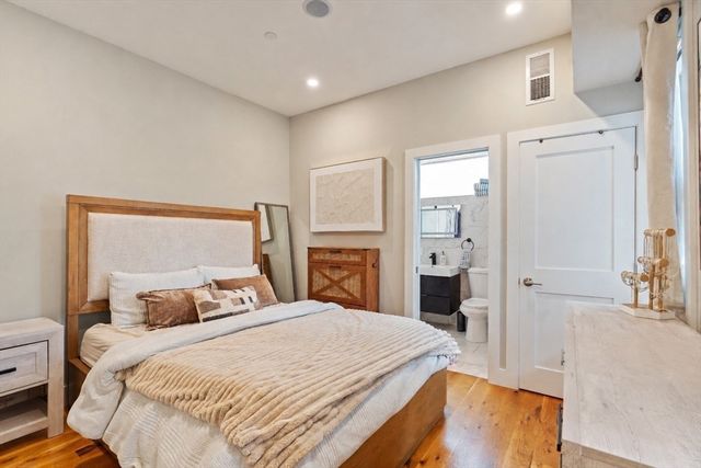 182 W 7th St 2, Boston, MA 02127
