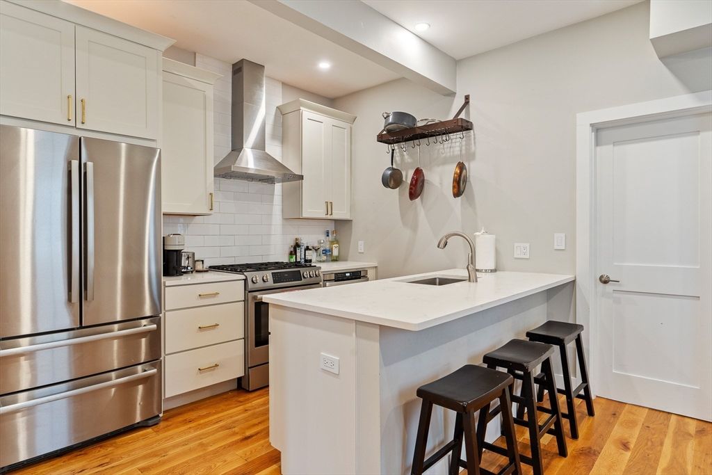 182 W 7th St 2, Boston, MA 02127
